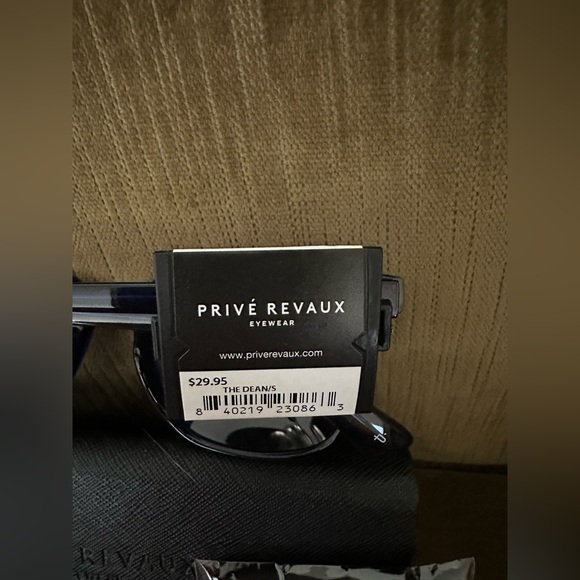 Ladies/unisex sunglasses by Prive Reaux NWT with case and cleaning cloth - Picture 3 of 15